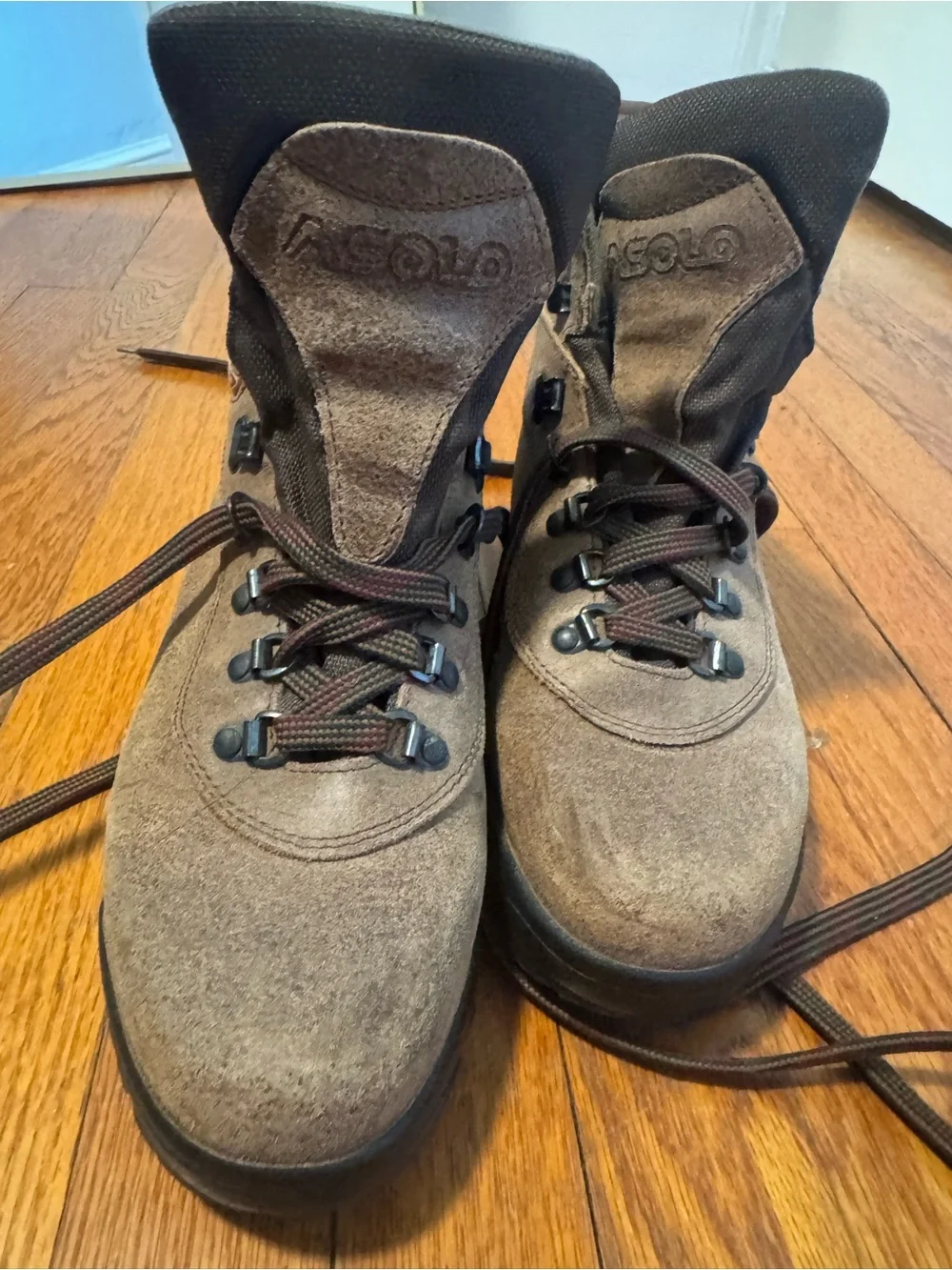 Asolo Men's Brown Suede Hiking Boots with Black Vibram Outsole